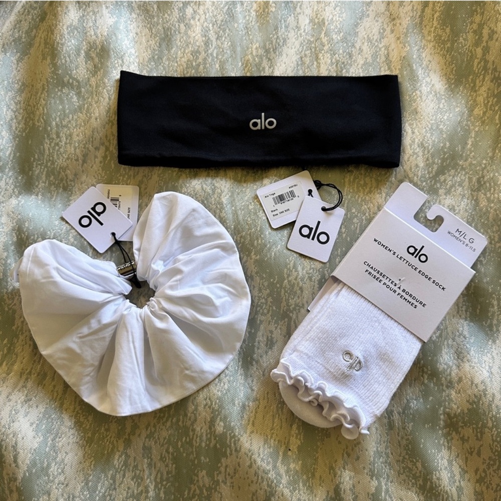 NWT ALO Yoga Black Headband Socks White Scrunchie Bundle